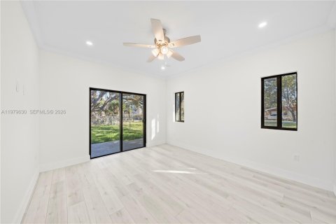 Villa ou maison à vendre à Miami, Floride: 4 chambres, 162.49 m2 № 2046229 - photo 14