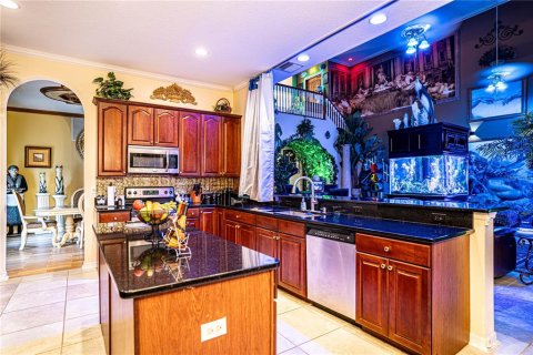 House in Winter Haven, Florida 8 bedrooms, 725.57 sq.m. № 1548678 - photo 10