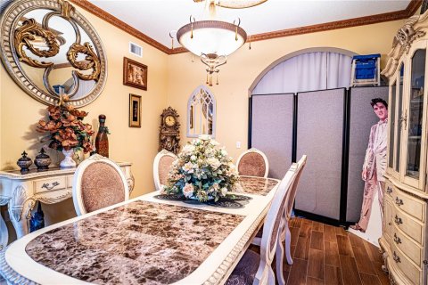 House in Winter Haven, Florida 8 bedrooms, 725.57 sq.m. № 1548678 - photo 11