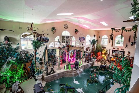 House in Winter Haven, Florida 8 bedrooms, 725.57 sq.m. № 1548678 - photo 4