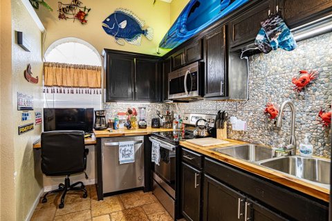 House in Winter Haven, Florida 8 bedrooms, 725.57 sq.m. № 1548678 - photo 6