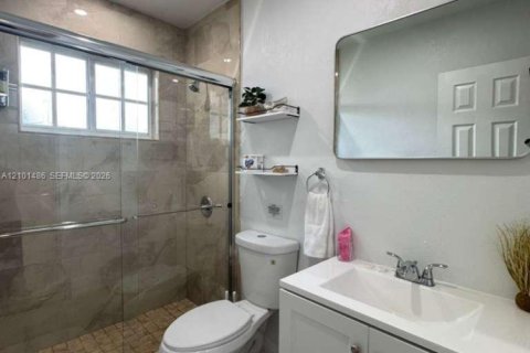 Villa ou maison à vendre à Miami Gardens, Floride: 4 chambres, 150.32 m2 № 2406097 - photo 11