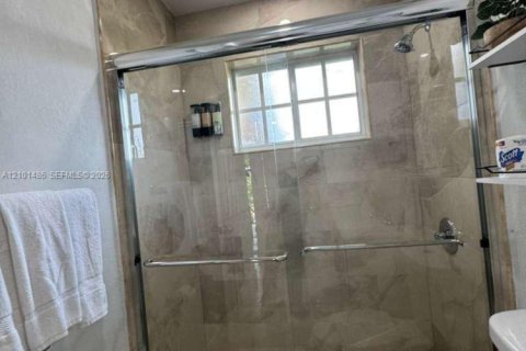 Villa ou maison à vendre à Miami Gardens, Floride: 4 chambres, 150.32 m2 № 2406097 - photo 13