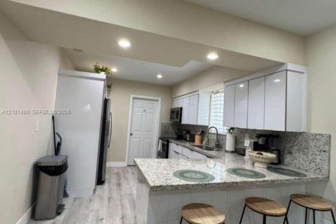 Villa ou maison à vendre à Miami Gardens, Floride: 4 chambres, 150.32 m2 № 2406097 - photo 8