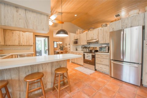 House in Homestead, Florida 4 bedrooms, 268.49 sq.m. № 1496117 - photo 7