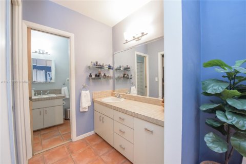 House in Homestead, Florida 4 bedrooms, 268.49 sq.m. № 1496117 - photo 18