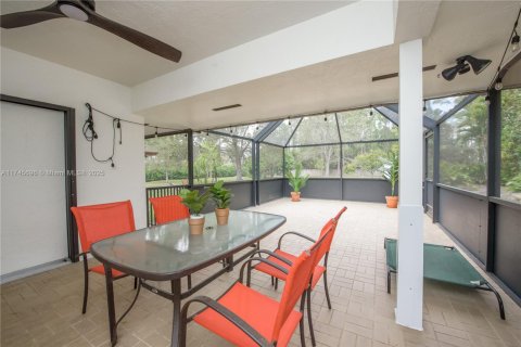 House in Homestead, Florida 4 bedrooms, 268.49 sq.m. № 1496117 - photo 27