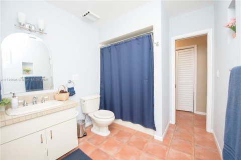 House in Homestead, Florida 4 bedrooms, 268.49 sq.m. № 1496117 - photo 23