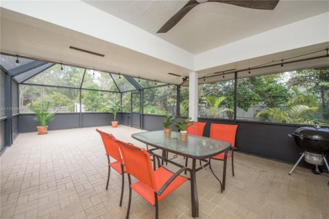 House in Homestead, Florida 4 bedrooms, 268.49 sq.m. № 1496117 - photo 28