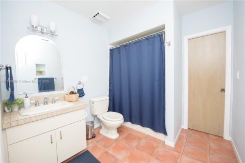 House in Homestead, Florida 4 bedrooms, 268.49 sq.m. № 1496117 - photo 22