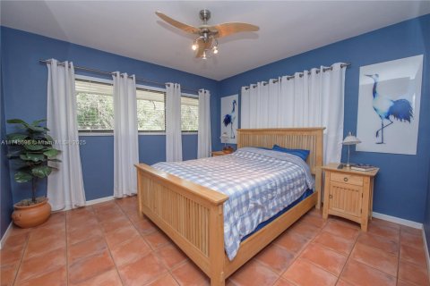 House in Homestead, Florida 4 bedrooms, 268.49 sq.m. № 1496117 - photo 15