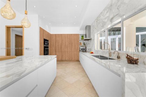 Casa en venta en Pinecrest, Florida, 6 dormitorios, 520.53 m2 № 1683610 - foto 5