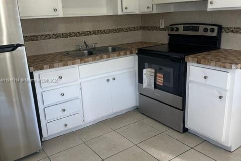 Casa en West Park, Florida 2 dormitorios, 157.66 m2 № 1971032