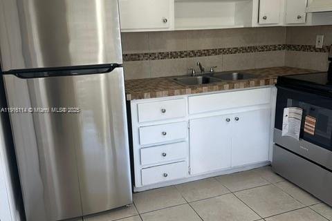 Casa en alquiler en West Park, Florida, 2 dormitorios, 157.66 m2 № 1971032 - foto 2