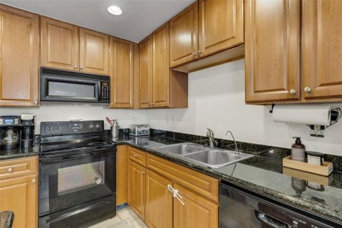 Copropriété à vendre à Tampa, Floride: 3 chambres, 170.57 m2 № 2299937 - photo 8