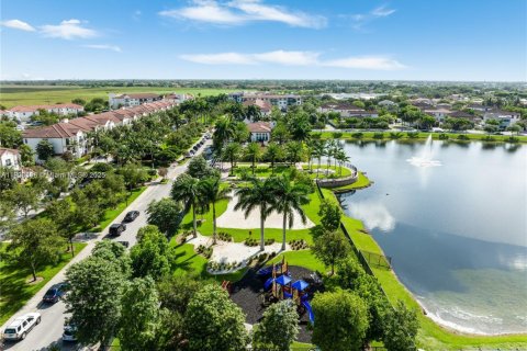 Купить виллу или дом в Майами, Флорида 5 спален, 281.59м2, № 1962983 - фото 9