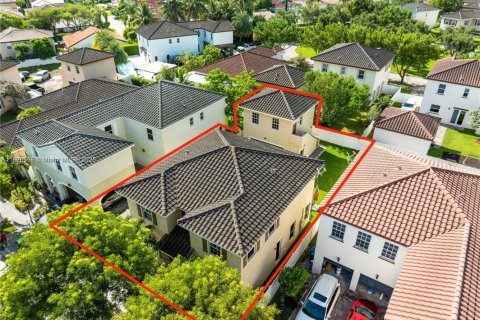 Купить виллу или дом в Майами, Флорида 5 спален, 281.59м2, № 1962983 - фото 8