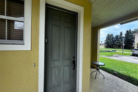 Adosado en alquiler en Kissimmee, Florida, 3 dormitorios, 148.18 m2 № 1910506 - foto 2