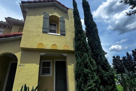 Adosado en alquiler en Kissimmee, Florida, 3 dormitorios, 148.18 m2 № 1910506 - foto 1