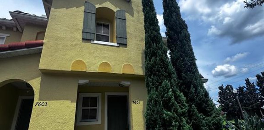 Adosado en Kissimmee, Florida 3 dormitorios, 148.18 m2 № 1910506
