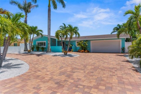 Casa en venta en Saint Petersburg, Florida, 3 dormitorios, 156.45 m2 № 1876798 - foto 1