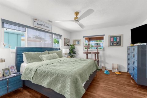 Casa en venta en Saint Petersburg, Florida, 3 dormitorios, 156.45 m2 № 1876798 - foto 13