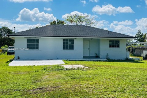 House in Homestead, Florida 3 bedrooms, 107.95 sq.m. № 1949244 - photo 3
