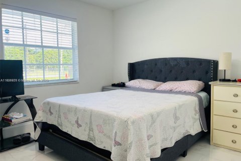 House in Homestead, Florida 3 bedrooms, 107.95 sq.m. № 1949244 - photo 17