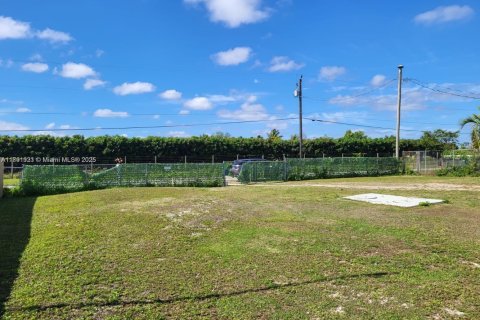 House in Homestead, Florida 3 bedrooms, 107.95 sq.m. № 1949244 - photo 22