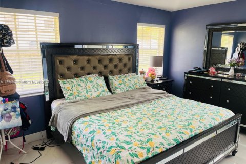 House in Homestead, Florida 3 bedrooms, 107.95 sq.m. № 1949244 - photo 20