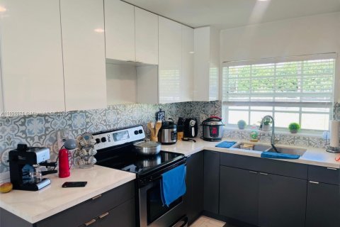 House in Homestead, Florida 3 bedrooms, 107.95 sq.m. № 1949244 - photo 14