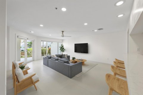 Townhouse in Jupiter, Florida 4 bedrooms, 212.75 sq.m. № 2248377 - photo 8