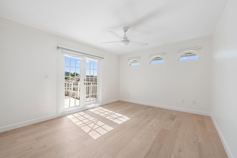 Townhouse in Jupiter, Florida 4 bedrooms, 212.75 sq.m. № 2248377 - photo 23