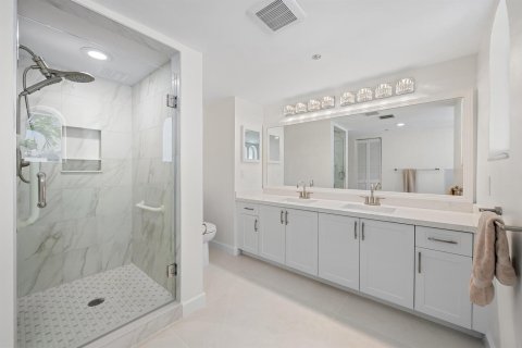Townhouse in Jupiter, Florida 4 bedrooms, 212.75 sq.m. № 2248377 - photo 15