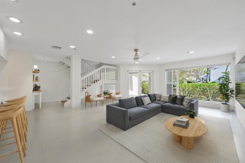 Townhouse in Jupiter, Florida 4 bedrooms, 212.75 sq.m. № 2248377 - photo 7