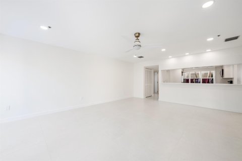 Townhouse in Jupiter, Florida 4 bedrooms, 212.75 sq.m. № 2248377 - photo 28