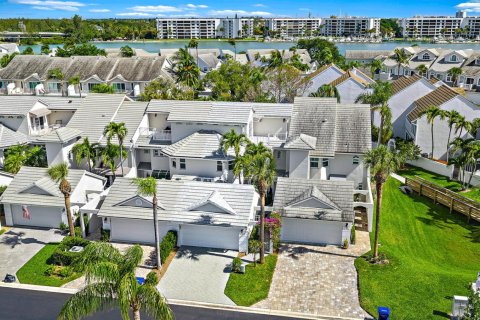 Townhouse in Jupiter, Florida 4 bedrooms, 212.75 sq.m. № 2248377 - photo 6
