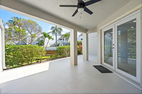 Townhouse in Jupiter, Florida 4 bedrooms, 212.75 sq.m. № 2248377 - photo 25