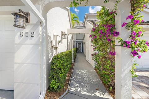 Townhouse in Jupiter, Florida 4 bedrooms, 212.75 sq.m. № 2248377 - photo 5