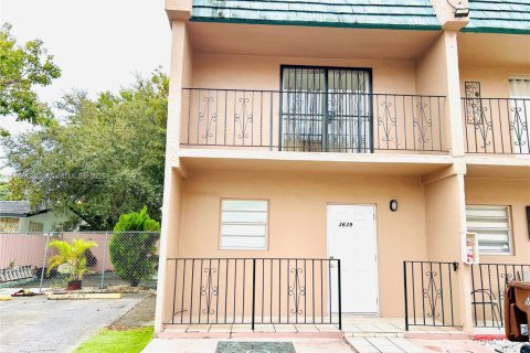 Copropriété à louer à Hialeah, Floride: 2 chambres, 94.3 m2 № 1893449 - photo 28