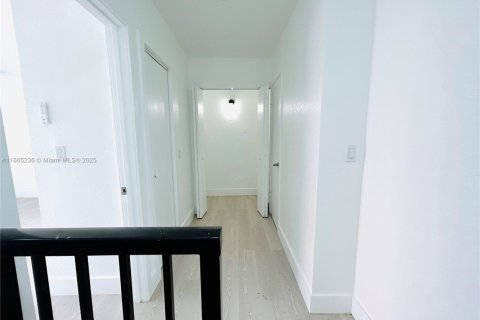 Copropriété à louer à Hialeah, Floride: 2 chambres, 94.3 m2 № 1893449 - photo 11