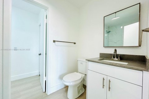Copropriété à louer à Hialeah, Floride: 2 chambres, 94.3 m2 № 1893449 - photo 14