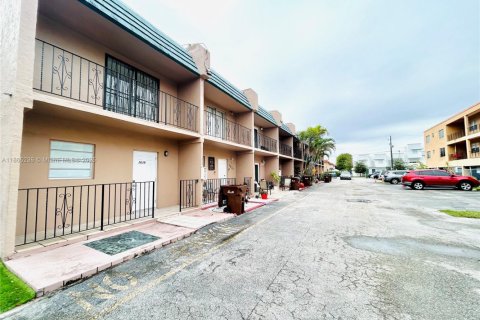 Copropriété à louer à Hialeah, Floride: 2 chambres, 94.3 m2 № 1893449 - photo 30