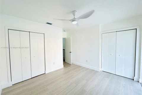 Copropriété à louer à Hialeah, Floride: 2 chambres, 94.3 m2 № 1893449 - photo 13