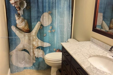 Condo in Hollywood, Florida, 2 bedrooms  № 1836097 - photo 30