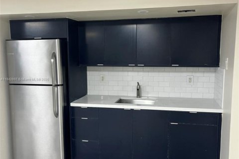 Condo in Hollywood, Florida, 2 bedrooms  № 1836097 - photo 22