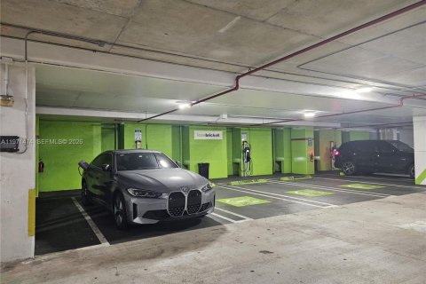 Condominio en alquiler en Miami, Florida, 1 dormitorio, 96.15 m2 № 2032277 - foto 23