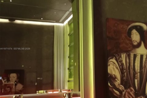 Condominio en alquiler en Miami, Florida, 1 dormitorio, 96.15 m2 № 2032277 - foto 15