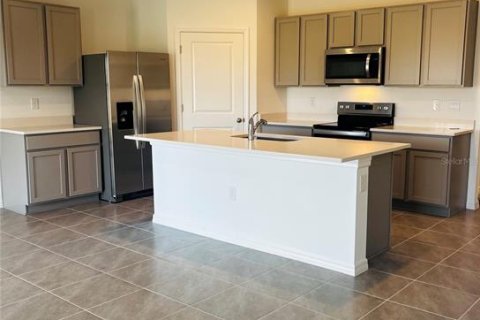 House in Dade City, Florida 4 bedrooms, 174.47 sq.m. № 1915946 - photo 3
