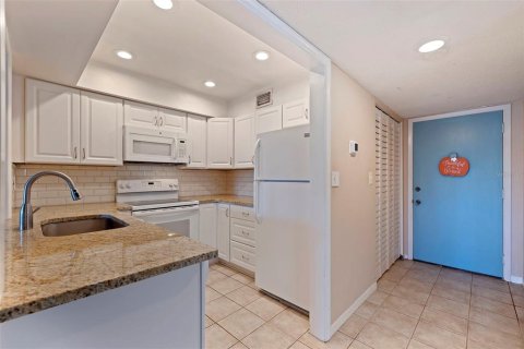 Condominio en venta en Treasure Island, Florida, 2 dormitorios, 111.48 m2 № 1901949 - foto 4
